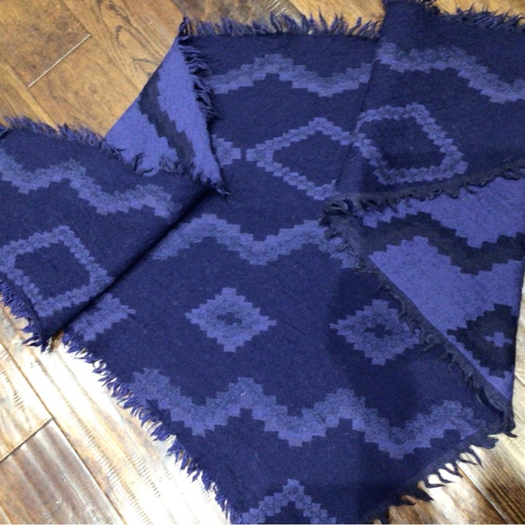 Wilfred Diamond Mosaic Triangle Scarf,navy and blue combo - Picture 1 of 2
